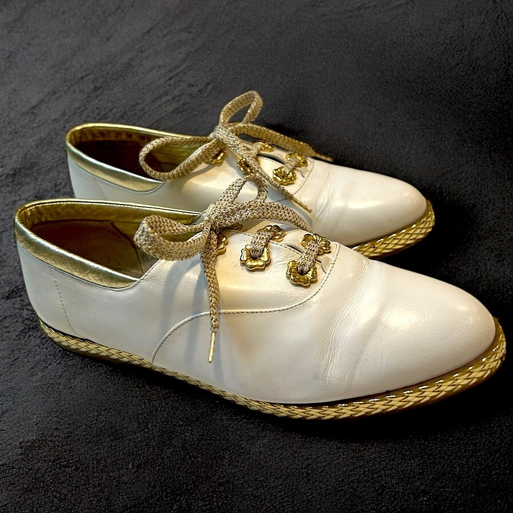 Vintage Luxury Designer Bally White and Gold Jallut Oxford Shoes